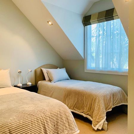 Tinkerbell Cottage 2-4 Bedroom- Russell Cottages Collection Экстерьер фото