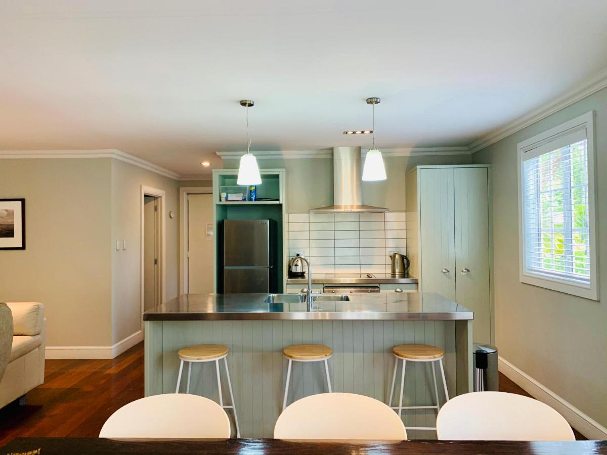 Tinkerbell Cottage 2-4 Bedroom- Russell Cottages Collection Экстерьер фото