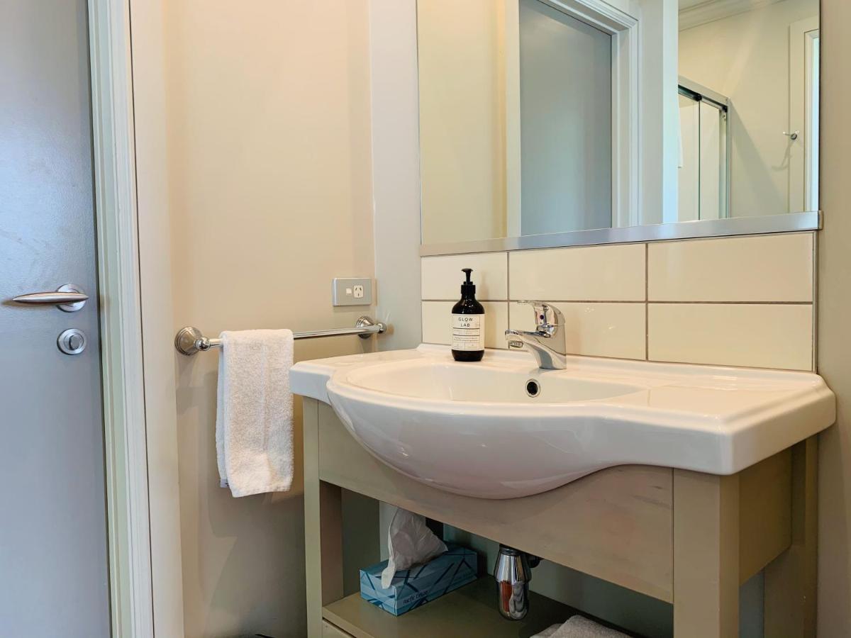 Tinkerbell Cottage 2-4 Bedroom- Russell Cottages Collection Экстерьер фото